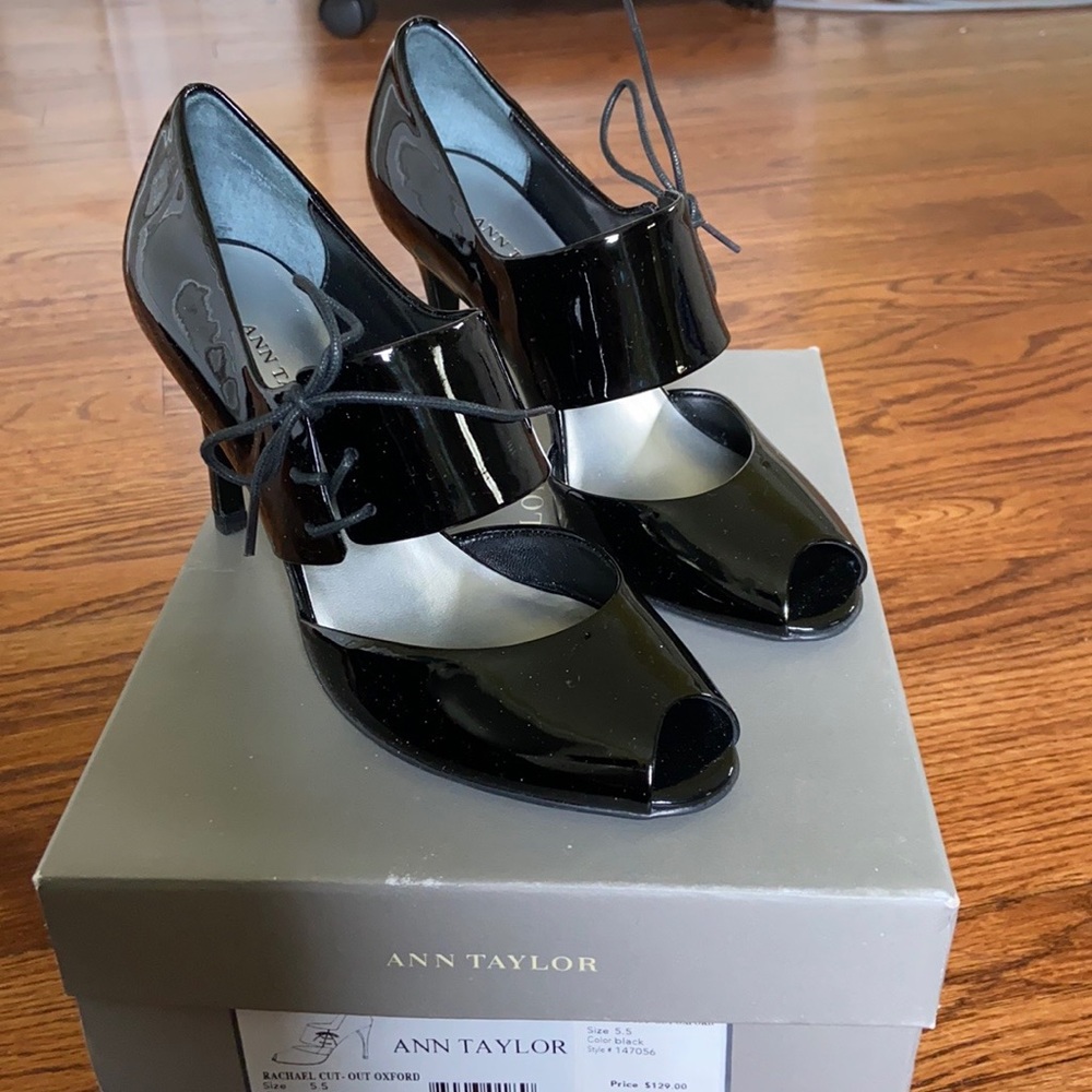 BNIB Ann Taylor Patent Leather Heels Sz 5.5